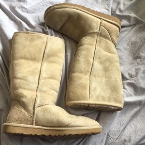 Ugg boots, size W7, classic tall boot, Sand color